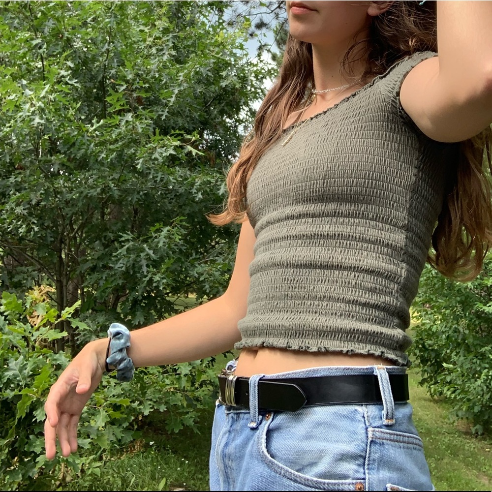 Hollister Women’s Green Stretchy Crop Tee